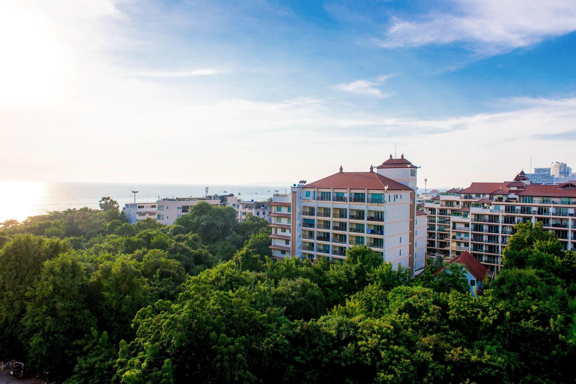 Sea Breeze Jomtien Resort Pattaya Exterior photo