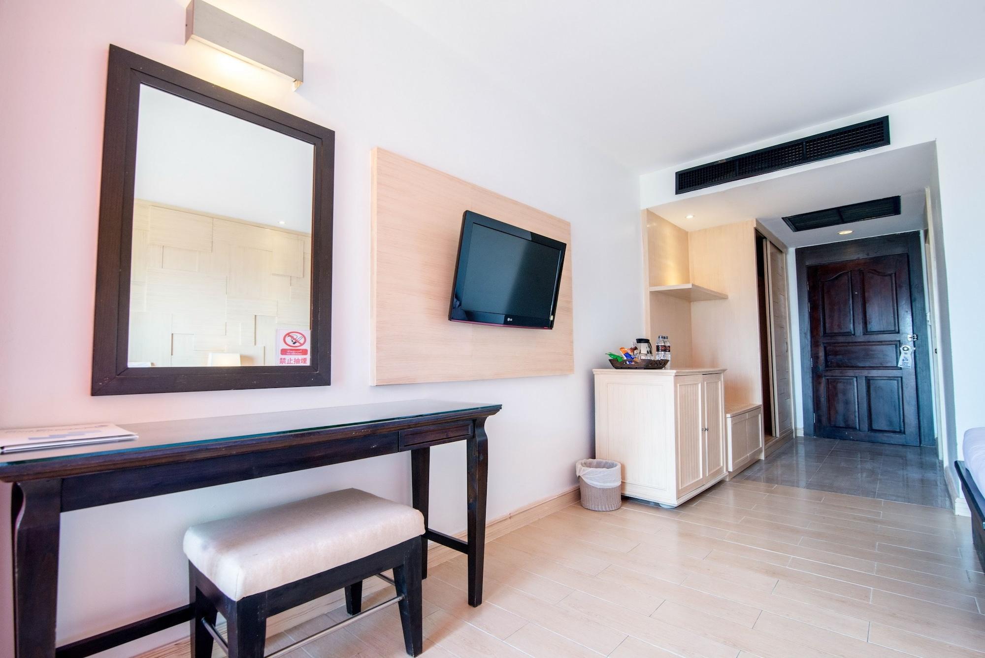 Sea Breeze Jomtien Resort Pattaya Exterior photo