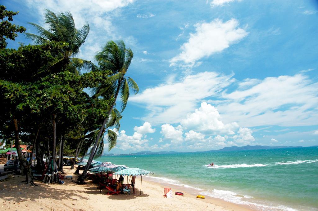 Sea Breeze Jomtien Resort Pattaya Exterior photo