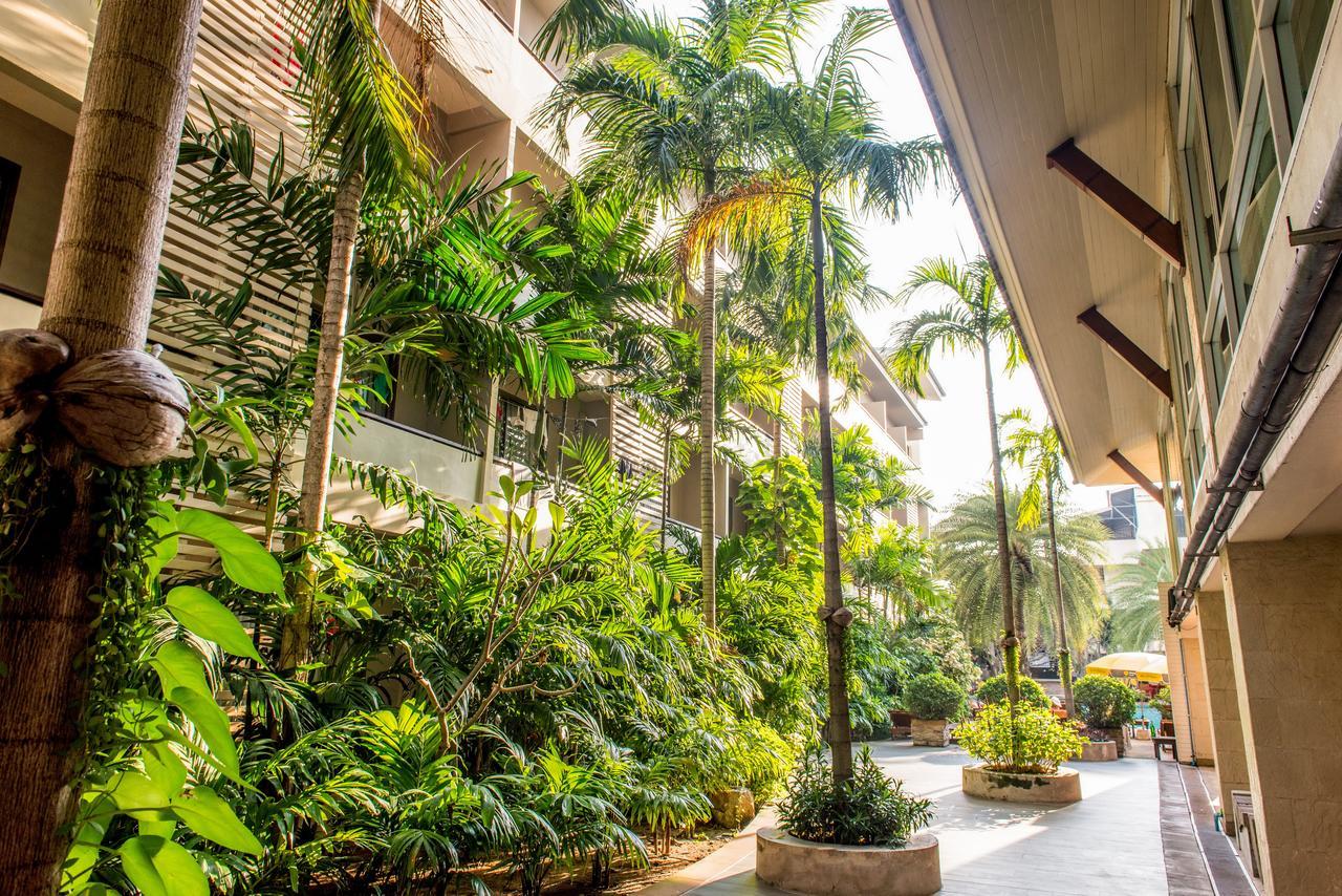 Sea Breeze Jomtien Resort Pattaya Exterior photo